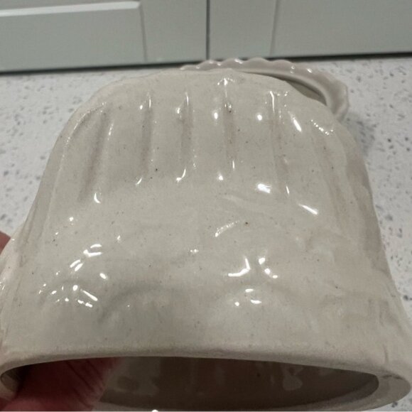 VINTAGE Ceramic Cream Duck on Nest White Woven Basket Japan Country Farm - Picture 13 of 15